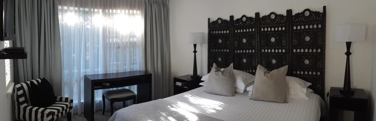 יוהנסבורג Rosebank Lodge Guesthouse By Claires מראה חיצוני תמונה