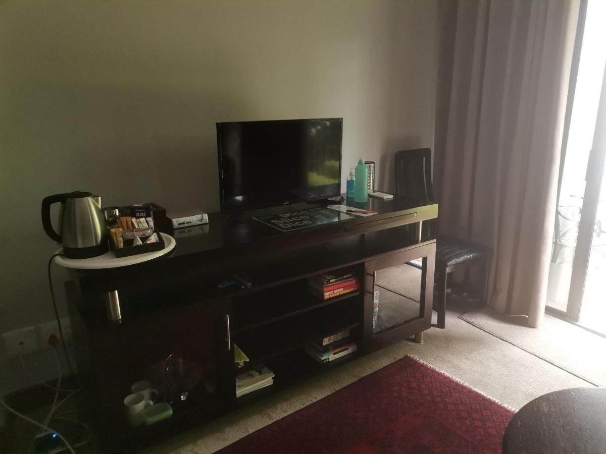 יוהנסבורג Rosebank Lodge Guesthouse By Claires מראה חיצוני תמונה