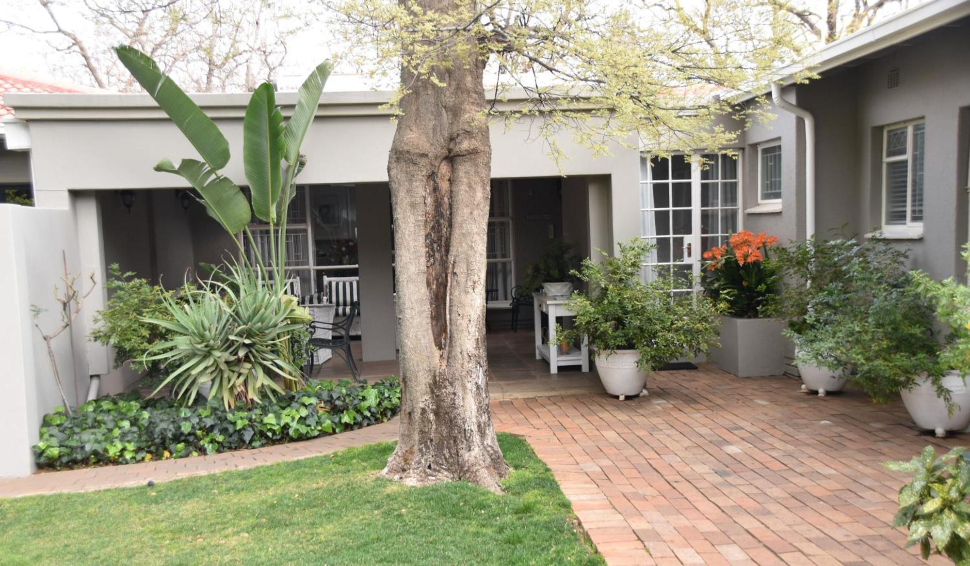 יוהנסבורג Rosebank Lodge Guesthouse By Claires מראה חיצוני תמונה