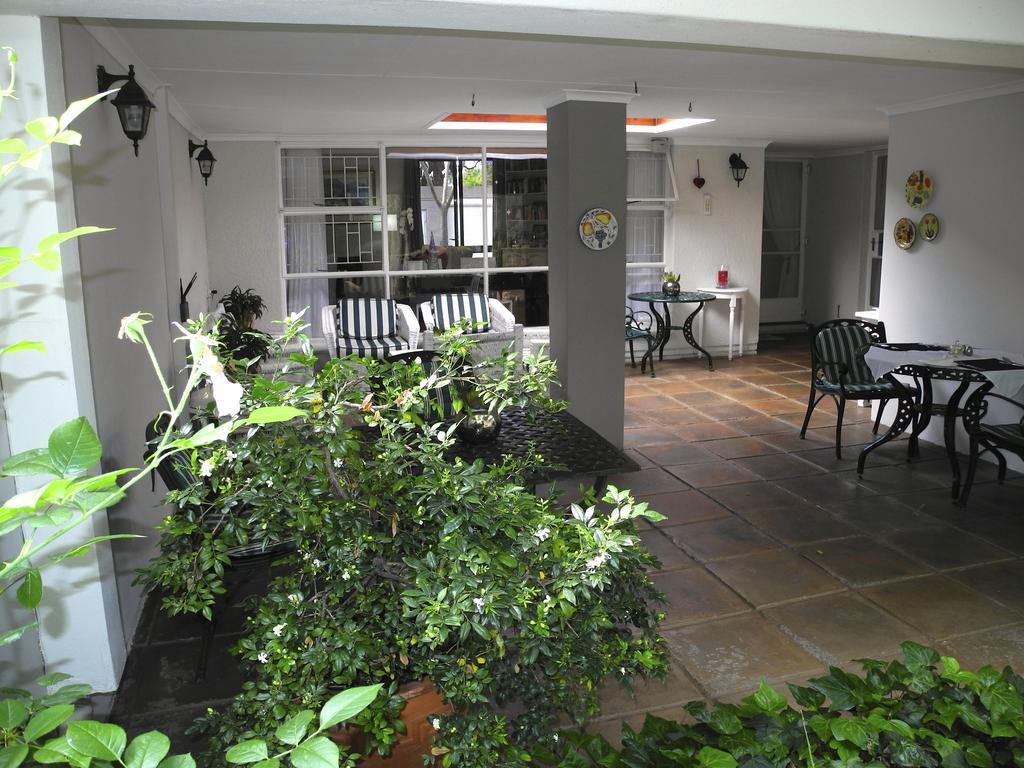 יוהנסבורג Rosebank Lodge Guesthouse By Claires מראה חיצוני תמונה