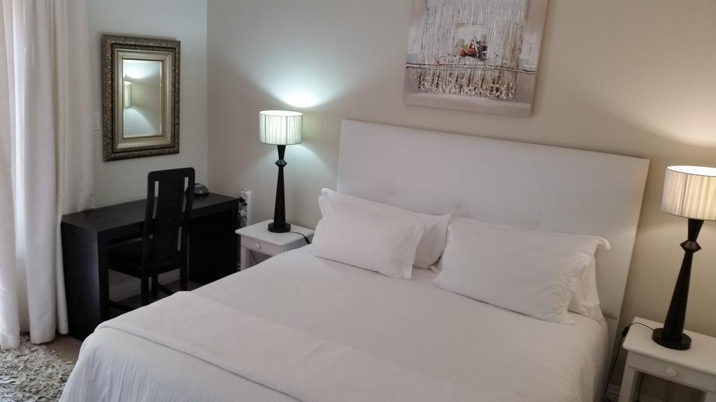 יוהנסבורג Rosebank Lodge Guesthouse By Claires מראה חיצוני תמונה