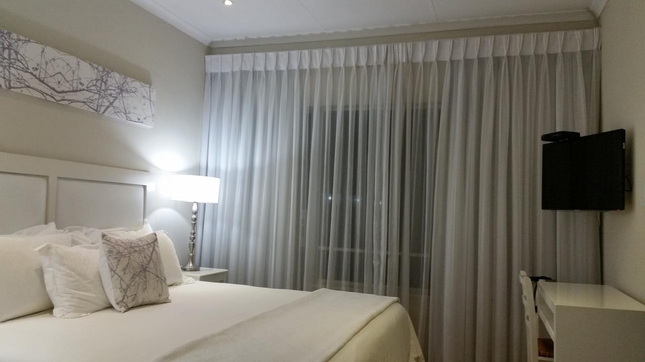 יוהנסבורג Rosebank Lodge Guesthouse By Claires מראה חיצוני תמונה