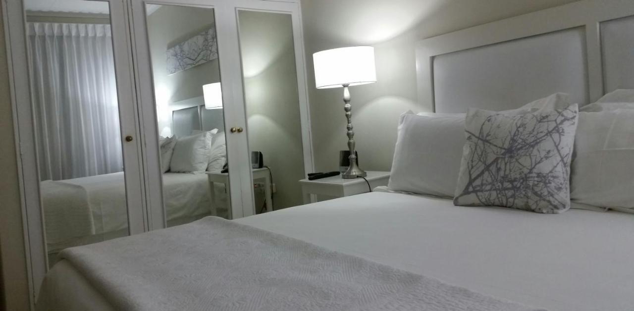 יוהנסבורג Rosebank Lodge Guesthouse By Claires מראה חיצוני תמונה