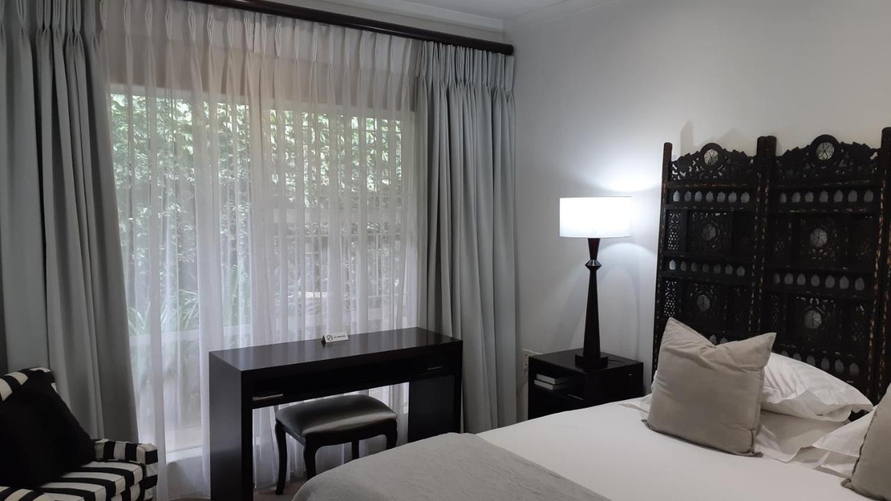 יוהנסבורג Rosebank Lodge Guesthouse By Claires מראה חיצוני תמונה