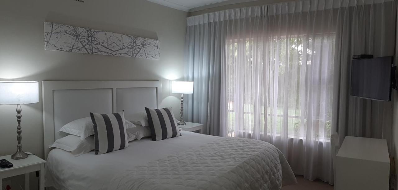 יוהנסבורג Rosebank Lodge Guesthouse By Claires מראה חיצוני תמונה
