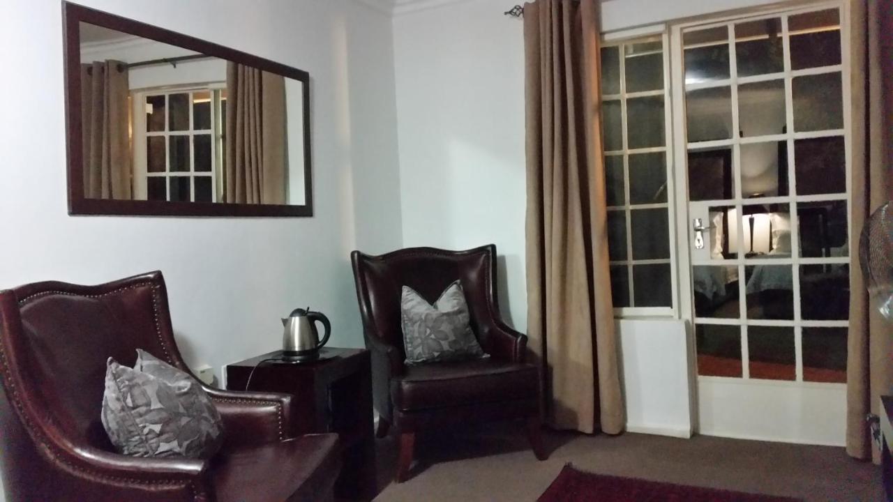 יוהנסבורג Rosebank Lodge Guesthouse By Claires מראה חיצוני תמונה
